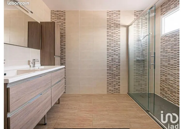 Maison Type Avec Piscine à 400 M Du Circuit Des 24h *